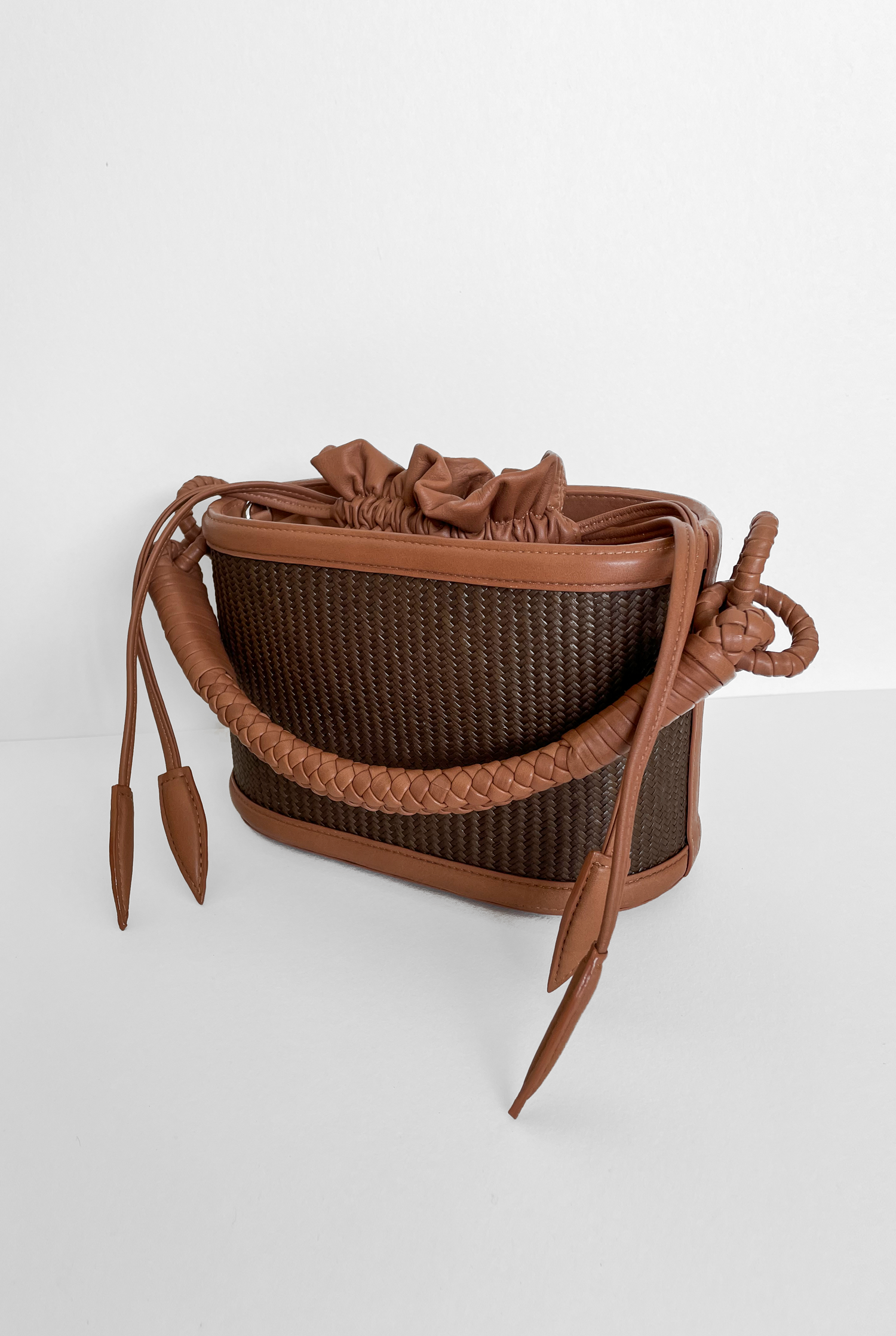 Iraca Basket Bucket, Panela