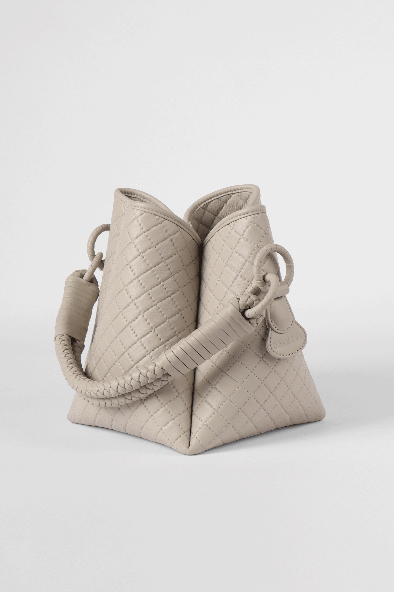 Tulip Bucket Bag, Off-white.