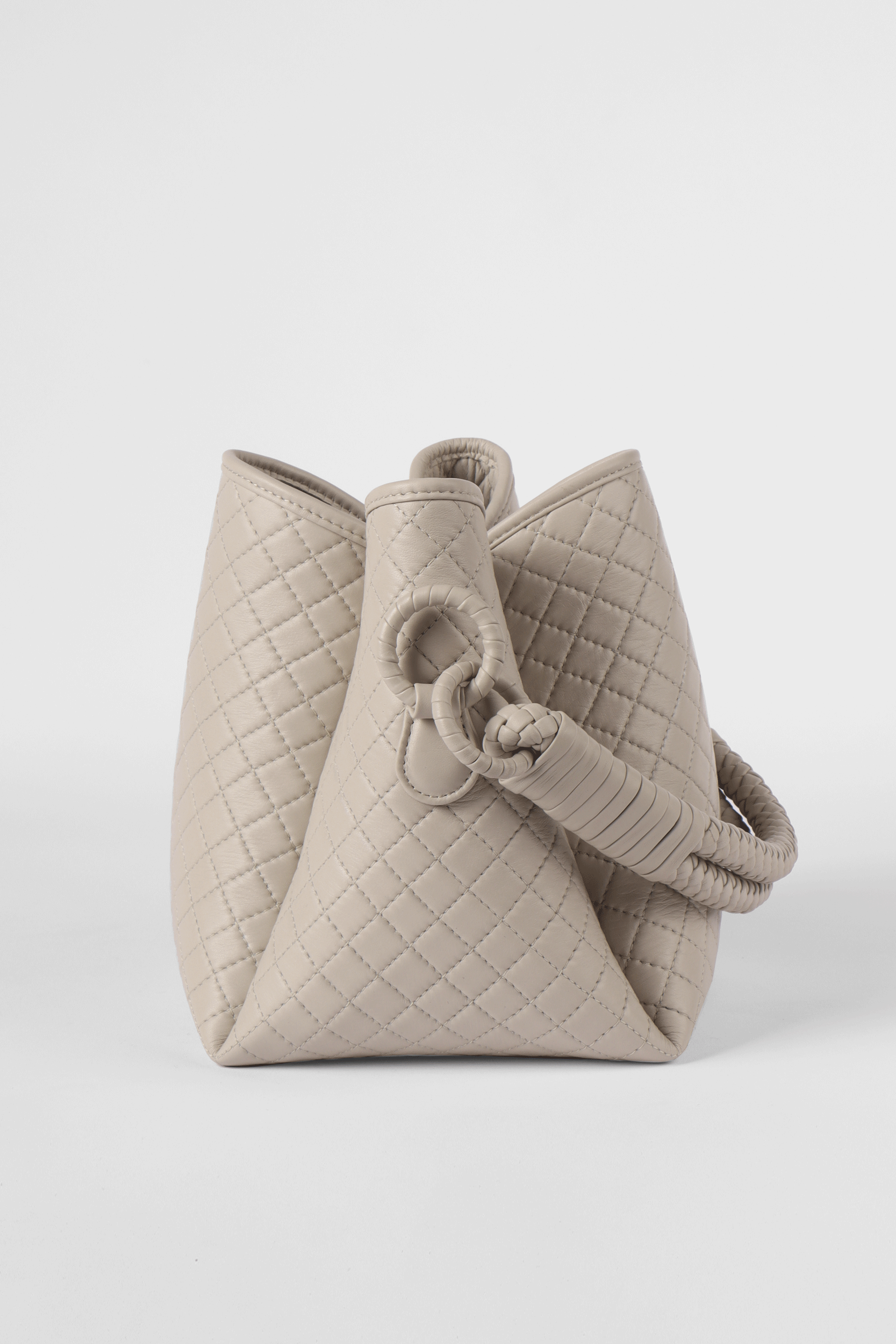 Tulip Bucket Bag, Off-white.