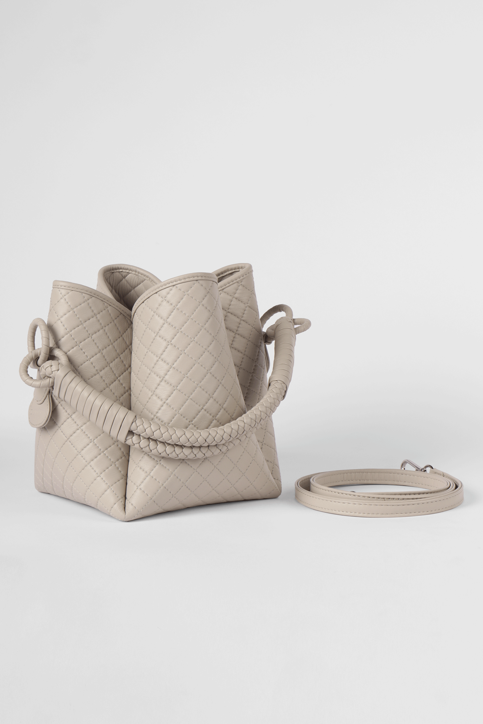 Tulip Bucket Bag, Off-white.