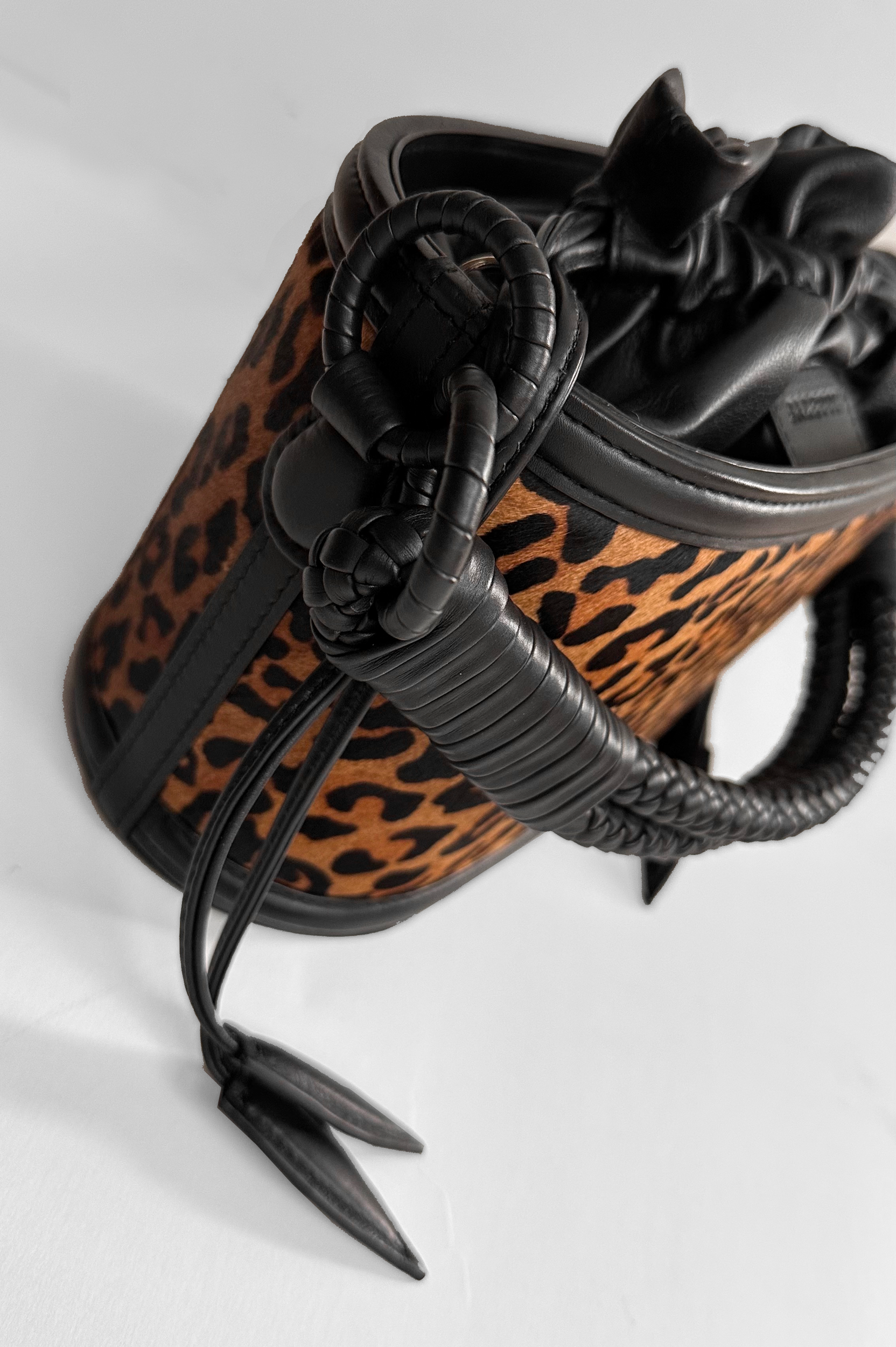 Basket Bucket, Leopard
