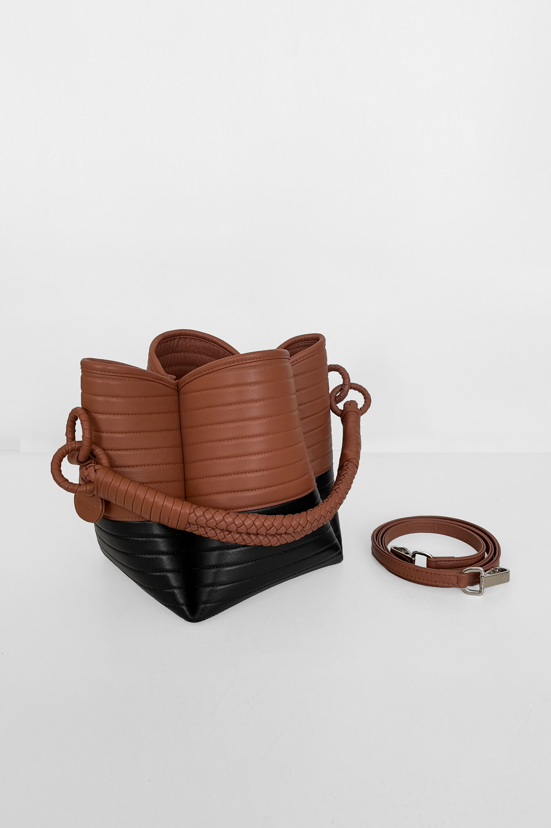 Tulip Oxford Bag, Black & Brandy