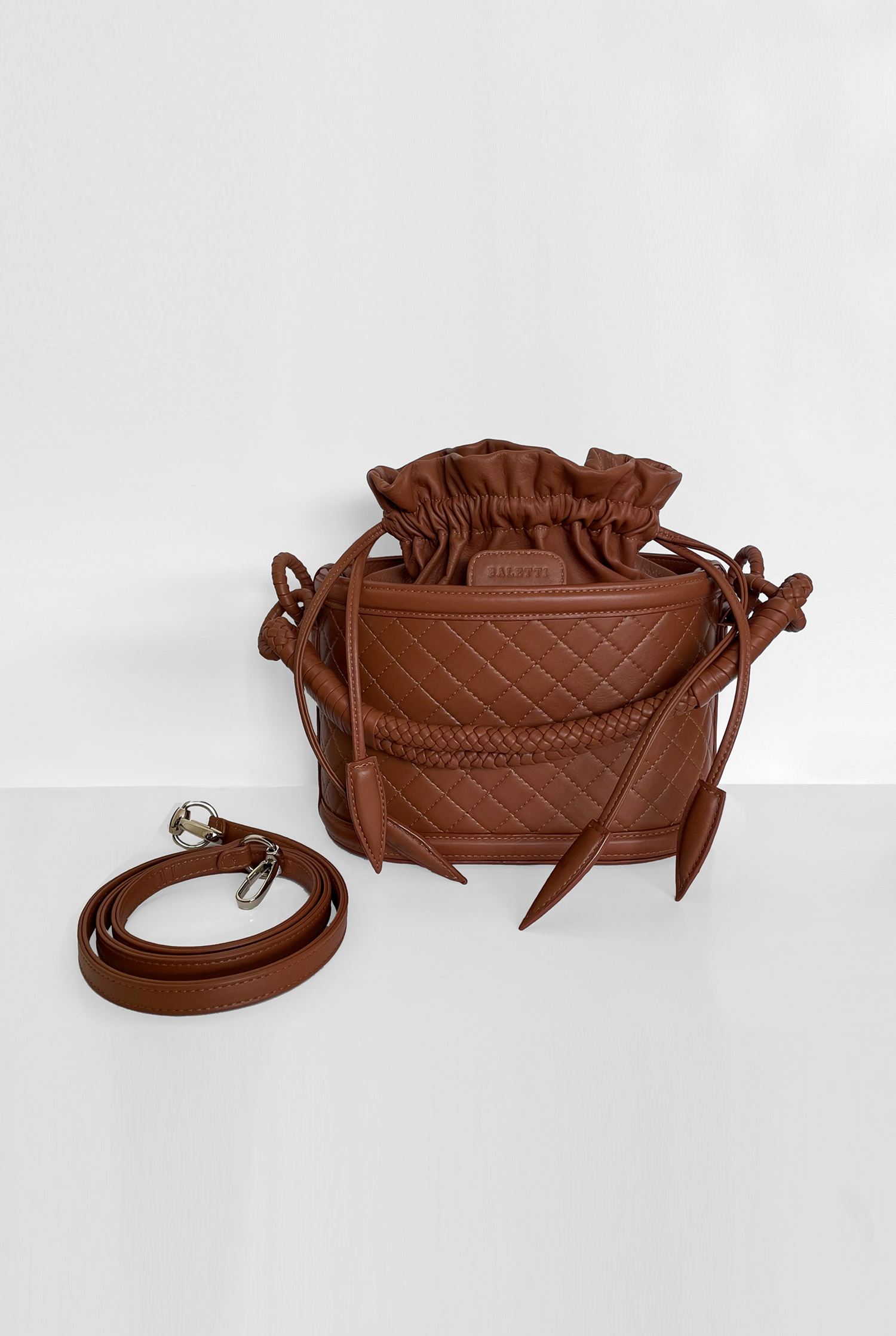 Basket Bucket, Brandy